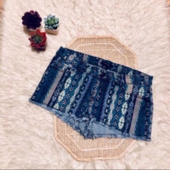 Tribal Southwestern Print Jean Shorts - Picture 1 of 7